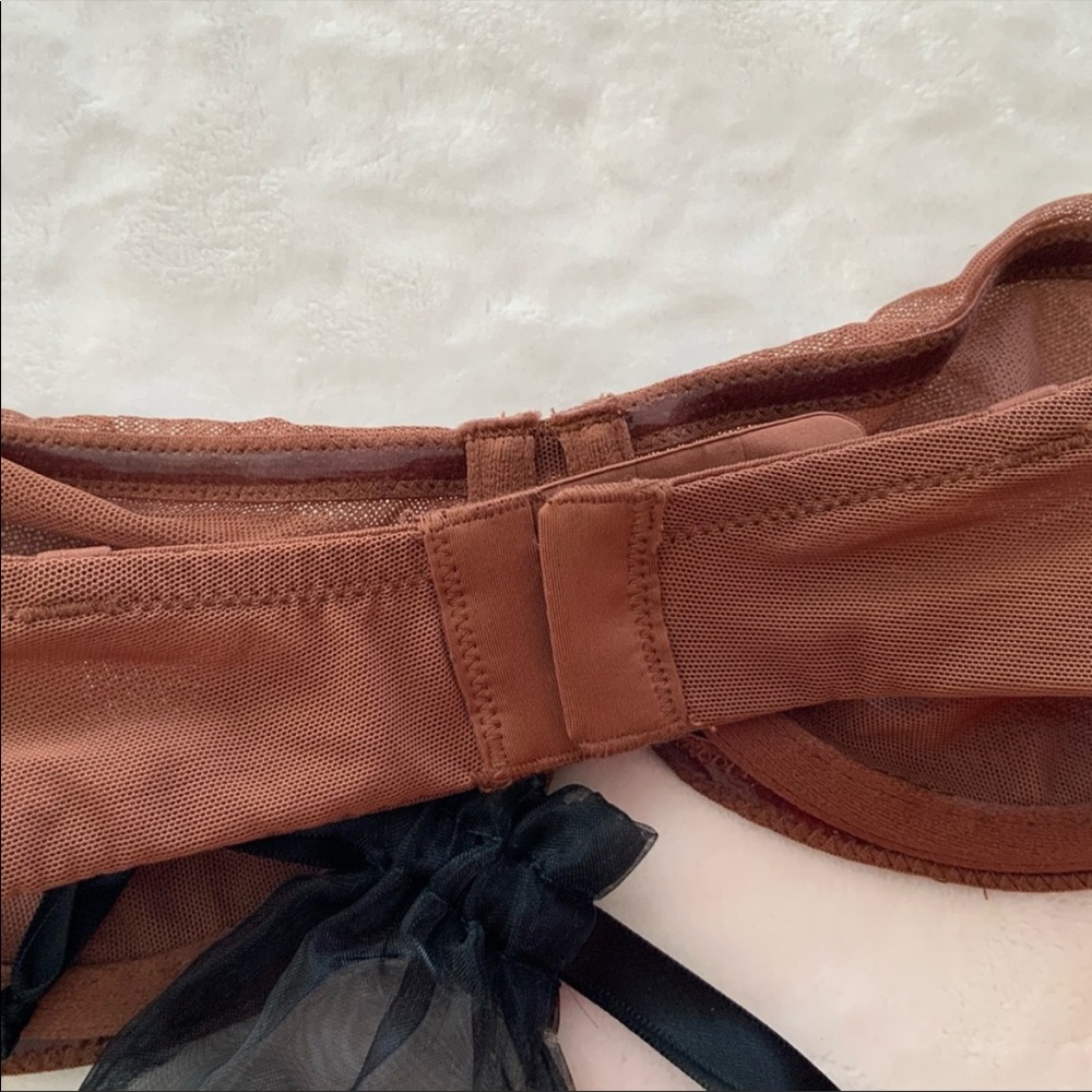 🛑SOLD🛑SKIMS bra strapless mesh underwire bronze size 32B - Picture 4 of 10